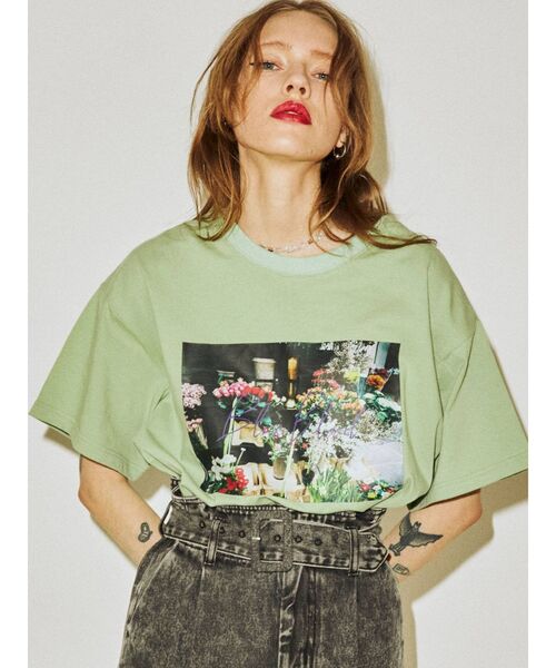 jouetie（ジュエティ）の「フラワーフィルム BIG Tシャツ（Tシャツ/カットソー・レディース・オフホワイト/ブラック/グリーン・MEDIUM）」の7枚目の写真