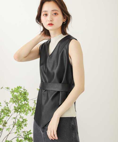 SENSE OF PLACE by URBAN RESEARCH（センスオブプレイスバイアーバンリサーチ）の「フェイクレザー2WAYアシンメトリーベスト（ベスト・レディース・ブラック/アイボリー・ONE）」の6枚目の写真