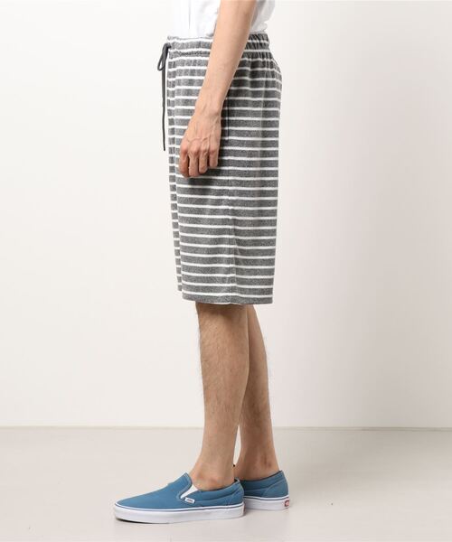 COLONY 2139（コロニートゥーワンスリーナイン）の「【MEN'S】パイルボーダーショートパンツ/ルームウェア(セットアップ可)（ルームウェア/パジャマ・メンズ・チャコールグレー/ホワイト・LARGE/MEDIUM）」の3枚目の写真