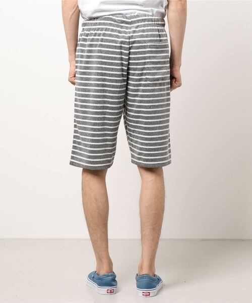 COLONY 2139（コロニートゥーワンスリーナイン）の「【MEN'S】パイルボーダーショートパンツ/ルームウェア(セットアップ可)（ルームウェア/パジャマ・メンズ・チャコールグレー/ホワイト・LARGE/MEDIUM）」の4枚目の写真