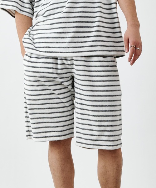 COLONY 2139（コロニートゥーワンスリーナイン）の「【MEN'S】パイルボーダーショートパンツ/ルームウェア(セットアップ可)（ルームウェア/パジャマ・メンズ・チャコールグレー/ホワイト・LARGE/MEDIUM）」の7枚目の写真