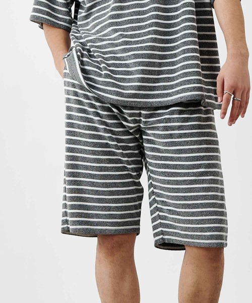 COLONY 2139（コロニートゥーワンスリーナイン）の「【MEN'S】パイルボーダーショートパンツ/ルームウェア(セットアップ可)（ルームウェア/パジャマ・メンズ・チャコールグレー/ホワイト・LARGE/MEDIUM）」の13枚目の写真