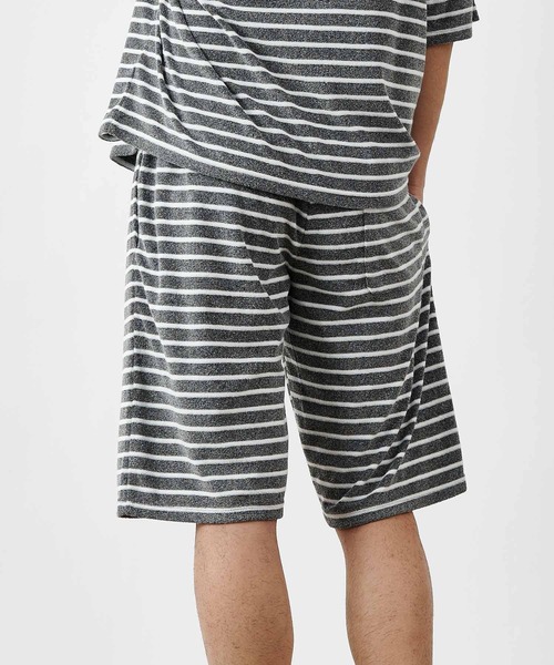 COLONY 2139（コロニートゥーワンスリーナイン）の「【MEN'S】パイルボーダーショートパンツ/ルームウェア(セットアップ可)（ルームウェア/パジャマ・メンズ・チャコールグレー/ホワイト・LARGE/MEDIUM）」の14枚目の写真
