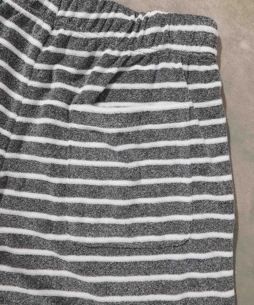 COLONY 2139（コロニートゥーワンスリーナイン）の「【MEN'S】パイルボーダーショートパンツ/ルームウェア(セットアップ可)（ルームウェア/パジャマ・メンズ・チャコールグレー/ホワイト・LARGE/MEDIUM）」の22枚目の写真