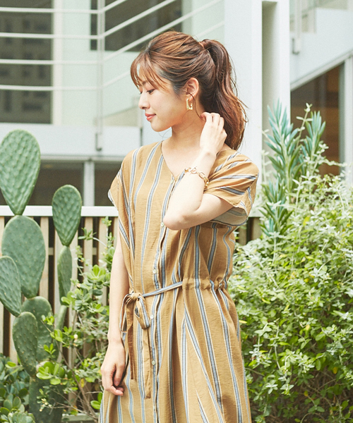 abahouse mavie（アバハウスマヴィ）の「ecru　2WAYストライプ＆シアーシャツワンピース（ワンピース・レディース・モスグリーン/ブラック/ベージュ・フリー）」の4枚目の写真