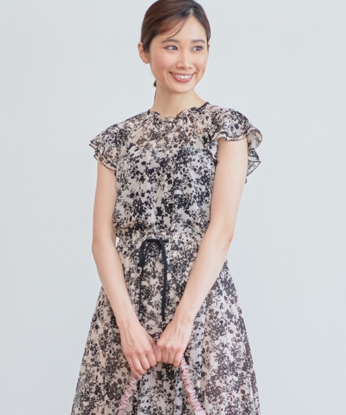 ANAYI（アナイ）の「モノトーンシルエットプリントラッフルブラウス