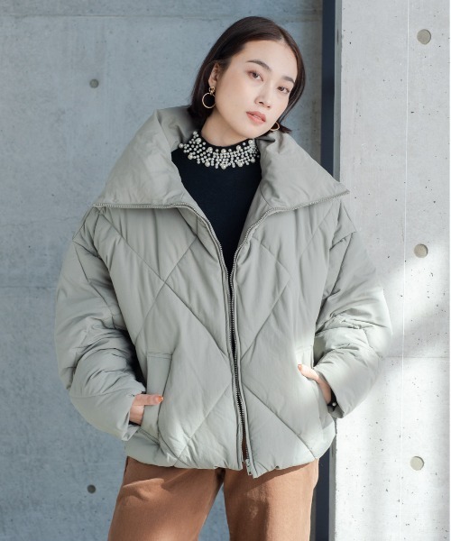 Meli rich（メリーリッチ）の「BIGダイヤキルトフェイクダウンジャケット（ダウンジャケット/コート・レディース・ブラック/アイボリー/モカ/グレイッシュベージュ/ブラウン系その他/ブラック系その他/ホワイト系その他/ライトカーキ・MEDIUM）」の19枚目の写真