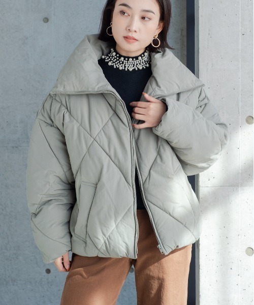 Meli rich（メリーリッチ）の「BIGダイヤキルトフェイクダウンジャケット（ダウンジャケット/コート・レディース・ブラック/アイボリー/モカ/グレイッシュベージュ/ブラウン系その他/ブラック系その他/ホワイト系その他/ライトカーキ・MEDIUM）」の20枚目の写真