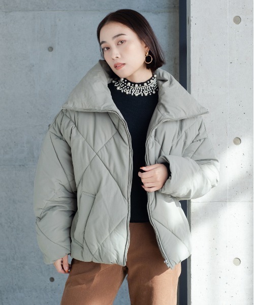 Meli rich（メリーリッチ）の「BIGダイヤキルトフェイクダウンジャケット（ダウンジャケット/コート・レディース・ブラック/アイボリー/モカ/グレイッシュベージュ/ブラウン系その他/ブラック系その他/ホワイト系その他/ライトカーキ・MEDIUM）」の21枚目の写真
