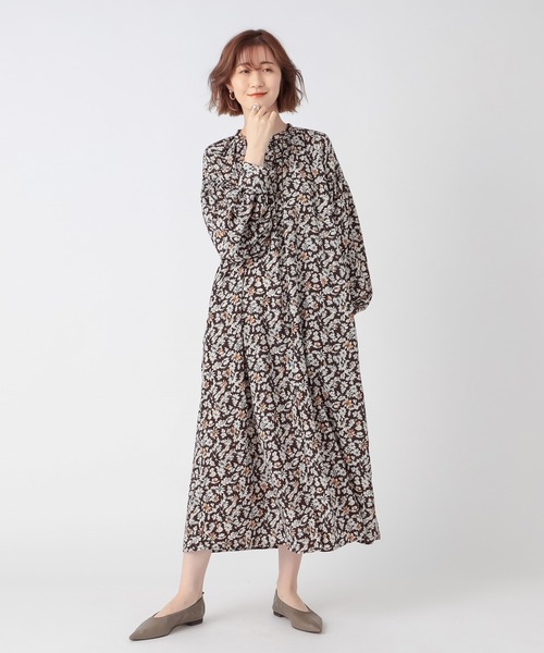 RIVE DROITE（リヴドロワ）の「ビンテージ風の花柄がこなれ感たっぷり　フラワープリントギャザーワンピース（ワンピース・レディース・ブラウン/ブラック・FREE）」の13枚目の写真