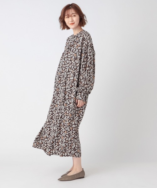 RIVE DROITE（リヴドロワ）の「ビンテージ風の花柄がこなれ感たっぷり　フラワープリントギャザーワンピース（ワンピース・レディース・ブラウン/ブラック・FREE）」の14枚目の写真