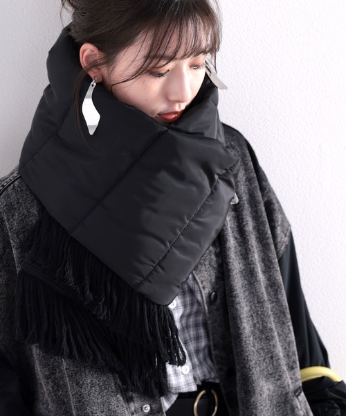 Java（ジャバ）の「《JaVaジャバ コラボ》軽くてあったか。ボリューム中綿マフラー（マフラー・レディース・アイボリー/モカ/ブラック/グレイッシュベージュ・FREE）」の2枚目の写真