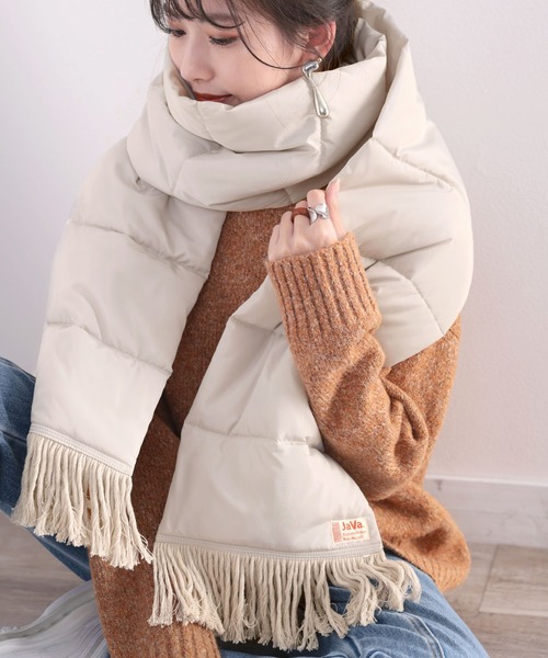 Java（ジャバ）の「《JaVaジャバ コラボ》軽くてあったか。ボリューム中綿マフラー（マフラー・レディース・アイボリー/モカ/ブラック/グレイッシュベージュ・FREE）」の16枚目の写真