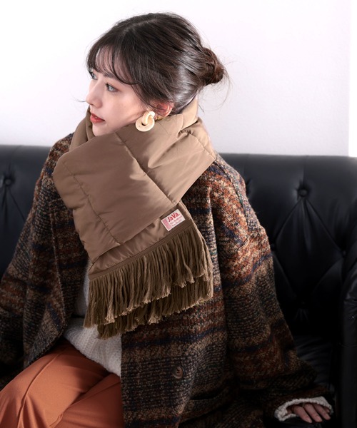 Java（ジャバ）の「《JaVaジャバ コラボ》軽くてあったか。ボリューム中綿マフラー（マフラー・レディース・アイボリー/モカ/ブラック/グレイッシュベージュ・FREE）」の14枚目の写真