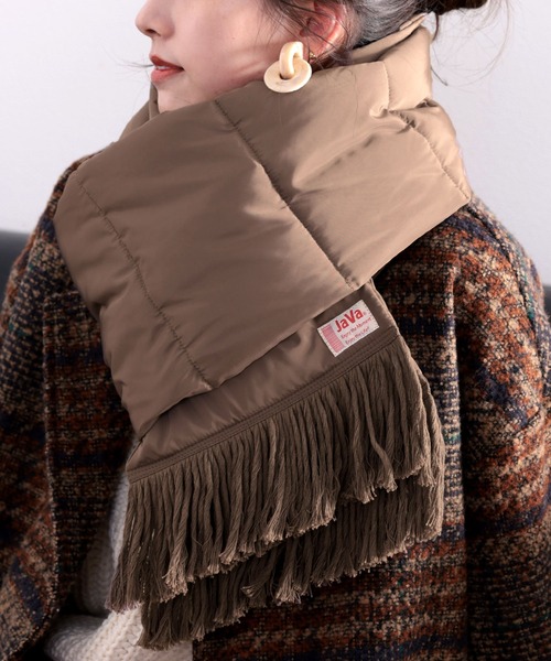 Java（ジャバ）の「《JaVaジャバ コラボ》軽くてあったか。ボリューム中綿マフラー（マフラー・レディース・アイボリー/モカ/ブラック/グレイッシュベージュ・FREE）」の18枚目の写真