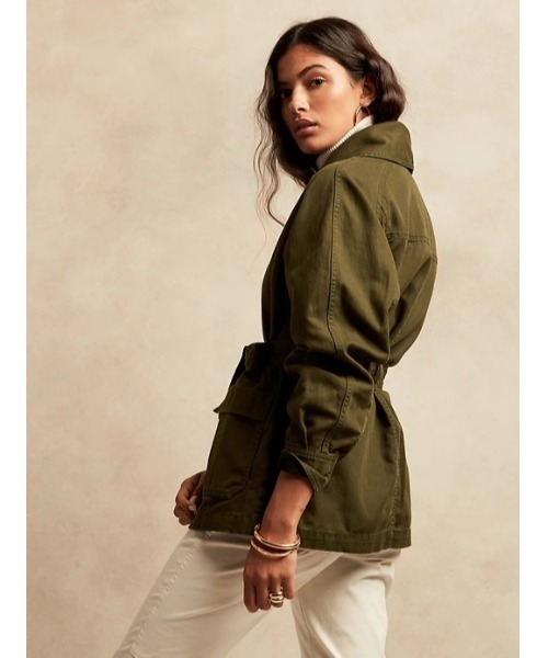Banana Republic(バナナリパブリック)の「エッセンシャル カーゴジャケット(ミリタリージャケット・レディース・カーキ・S/XS/L/M)」の2枚目の写真