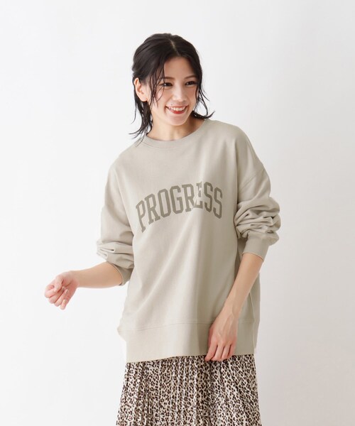 SHOO・LA・RUE(シューラルー)の「◆【S-3L/USAコットン】ロゴプリントスウェット(スウェット・レディース・チャコールグレー/ブラウン系/ブルー系1/ホワイト系3/オリーブ系/ベージュ系1・02/03/01/04)」の2枚目の写真