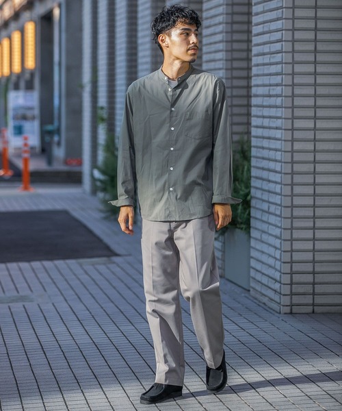 URBAN RESEARCH DOORS（アーバンリサーチドアーズ）の「シルキーオックスバンドカラーシャツ（シャツ/ブラウス・メンズ・オリーブ/ピンクベージュ/ネイビー/ホワイト・38/40）」の21枚目の写真