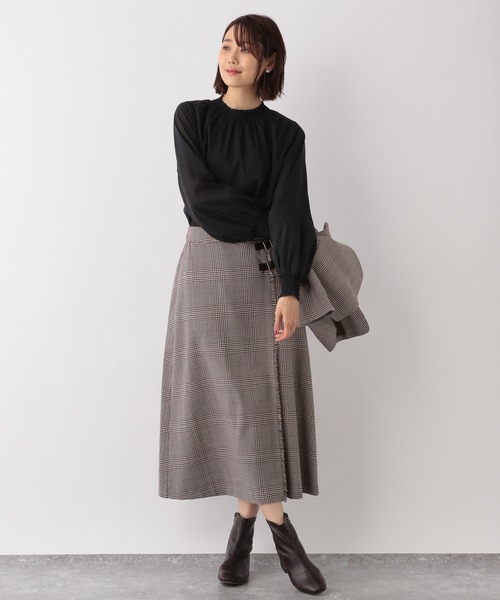 GLOBAL WORK(グローバルワーク)の「シャーリングブラウス【MATINEE LINE】/238289(シャツ/ブラウス・レディース・ブラック/オフホワイト/アイボリー・MEDIUM/LARGE)」の12枚目の写真