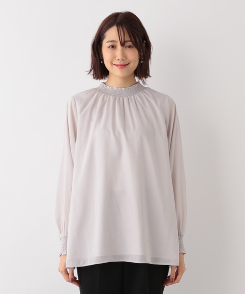 GLOBAL WORK(グローバルワーク)の「シャーリングブラウス【MATINEE LINE】/238289(シャツ/ブラウス・レディース・ブラック/オフホワイト/アイボリー・MEDIUM/LARGE)」の7枚目の写真