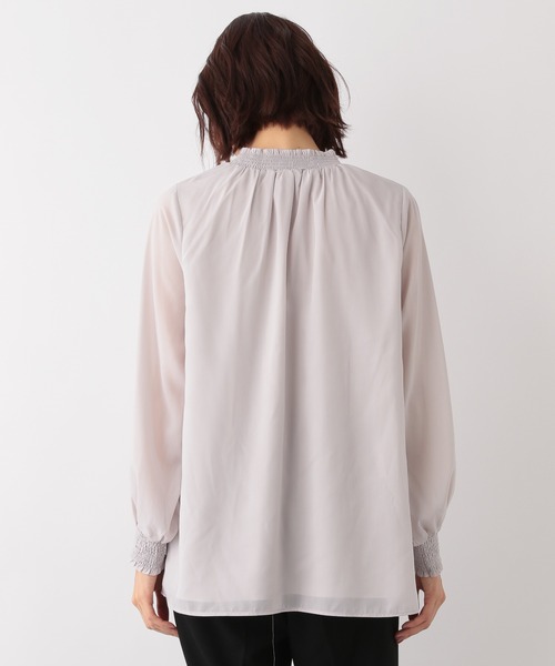 GLOBAL WORK(グローバルワーク)の「シャーリングブラウス【MATINEE LINE】/238289(シャツ/ブラウス・レディース・ブラック/オフホワイト/アイボリー・MEDIUM/LARGE)」の10枚目の写真