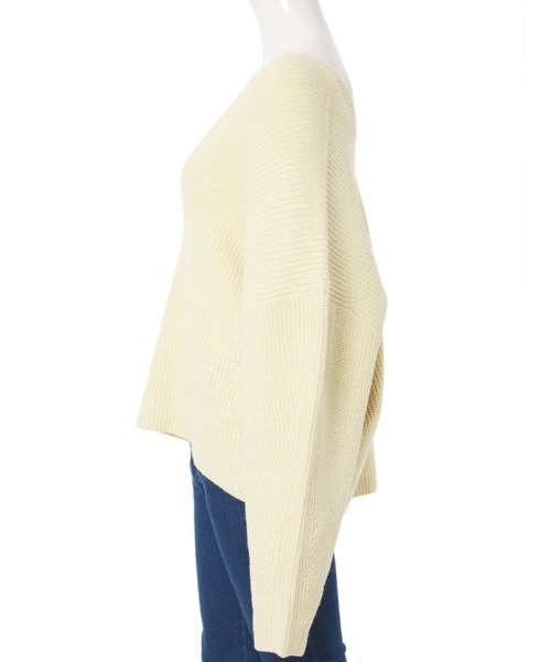 fifth(フィフス)の「深Vネックルーズニット(ニット/セーター・レディース・ブラック/ブラウン/ライトベージュ・SMALL/MEDIUM)」の4枚目の写真