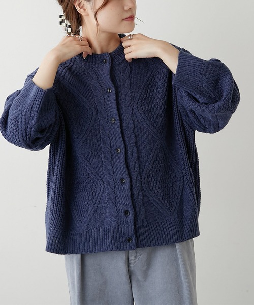 PUAL CE CIN（ピュアルセシン）の「ケーブルニットカーディガン（カーディガン/ボレロ・レディース・ブラウン/グレー/ブルー/スミクロ・FREE）」の4枚目の写真