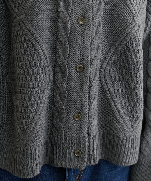 PUAL CE CIN（ピュアルセシン）の「ケーブルニットカーディガン（カーディガン/ボレロ・レディース・ブラウン/グレー/ブルー/スミクロ・FREE）」の6枚目の写真
