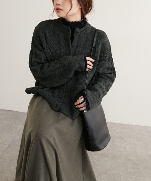 PUAL CE CIN（ピュアルセシン）の「ケーブルニットカーディガン（カーディガン/ボレロ・レディース・ブラウン/グレー/ブルー/スミクロ・FREE）」の22枚目の写真