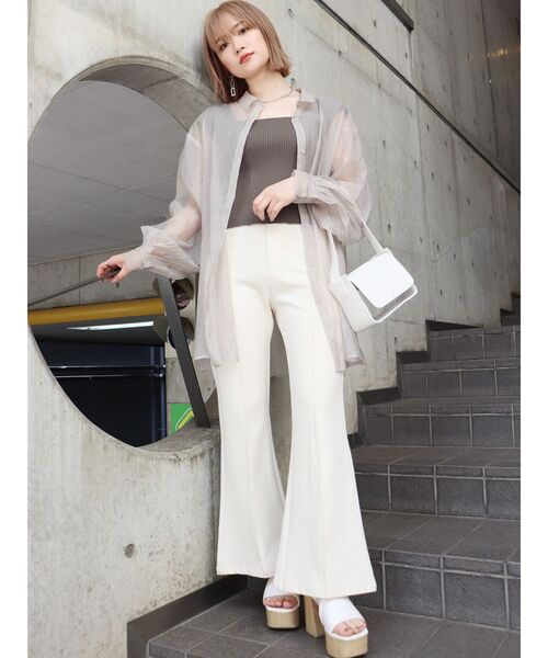 MURUA(ムルーア)の「シアーシャイニーボリュームシャツ(シャツ/ブラウス・レディース・ブルー/グレー/オレンジ/ホワイト・FREE)」の13枚目の写真