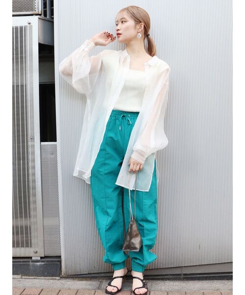 MURUA(ムルーア)の「シアーシャイニーボリュームシャツ(シャツ/ブラウス・レディース・ブルー/グレー/オレンジ/ホワイト・FREE)」の16枚目の写真