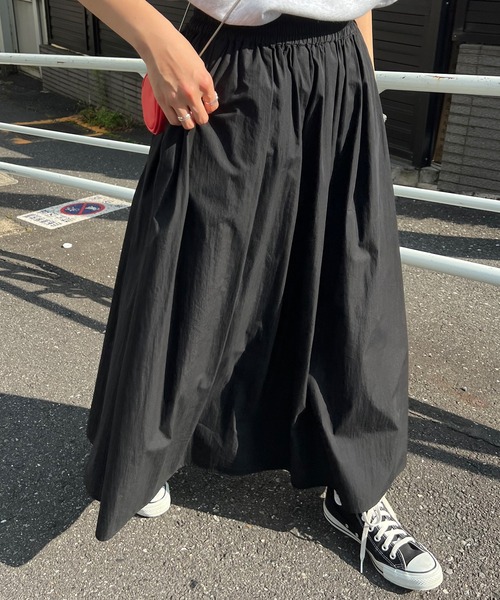 SHENERY（シーナリー）の「タックギャザーロングスカート（スカート・レディース・ブラック/ホワイト・FREE）」の2枚目の写真