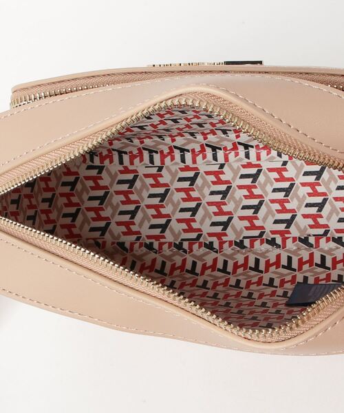 TOMMY HILFIGER（トミーヒルフィガー）の「シグネチャーミニショルダーバッグ（ショルダーバッグ・レディース・ネイビー/ピンク・FREE）」の16枚目の写真