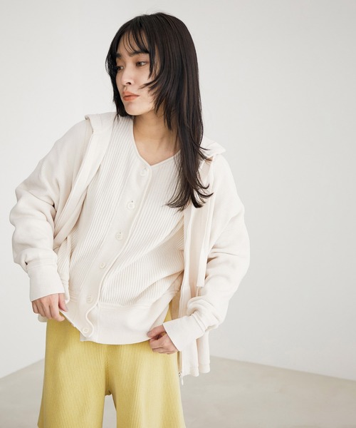 SALON adam et rope'(サロン アダム エ ロペ)の「【極上の肌ざわり】フードパーカー -CreamyCotton /クリーミーコットン-(パーカー・レディース・パープル/グレー/オフホワイト/イエロー・FREE)」の2枚目の写真