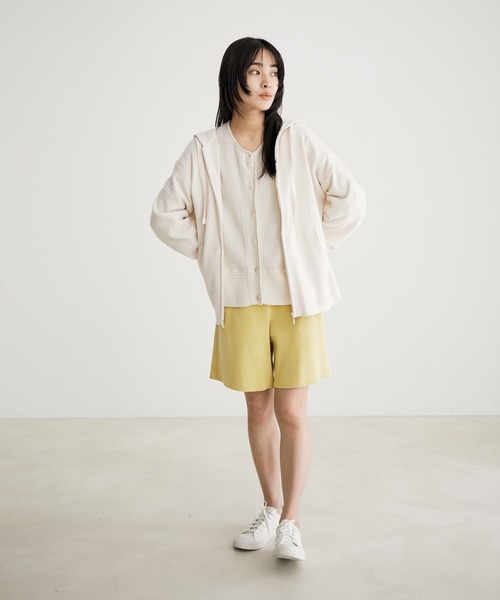 SALON adam et rope'(サロン アダム エ ロペ)の「【極上の肌ざわり】フードパーカー -CreamyCotton /クリーミーコットン-(パーカー・レディース・パープル/グレー/オフホワイト/イエロー・FREE)」の22枚目の写真