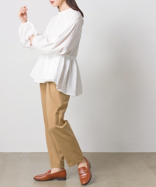 OMNES（オムネス）の「塩縮加工 タイプライター 裾ギャザーバンドカラーシャツ（シャツ/ブラウス・レディース・ホワイト/スカイブルー系/ベージュ/ブラウン/ブラック・FREE）」の19枚目の写真