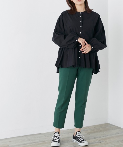 OMNES（オムネス）の「塩縮加工 タイプライター 裾ギャザーバンドカラーシャツ（シャツ/ブラウス・レディース・ホワイト/スカイブルー系/ベージュ/ブラウン/ブラック・FREE）」の12枚目の写真