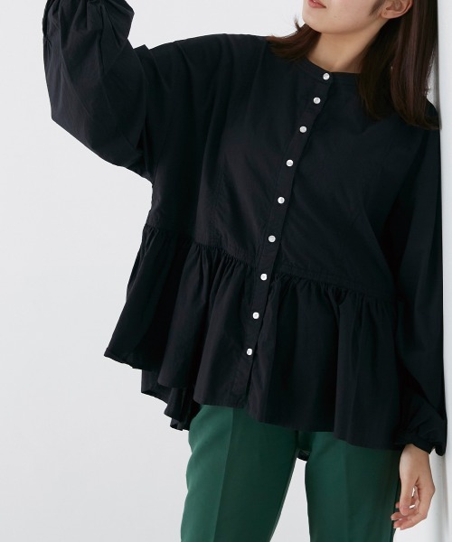 OMNES（オムネス）の「塩縮加工 タイプライター 裾ギャザーバンドカラーシャツ（シャツ/ブラウス・レディース・ホワイト/スカイブルー系/ベージュ/ブラウン/ブラック・FREE）」の11枚目の写真