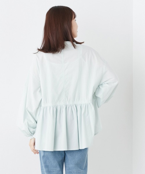 OMNES（オムネス）の「塩縮加工 タイプライター 裾ギャザーバンドカラーシャツ（シャツ/ブラウス・レディース・ホワイト/スカイブルー系/ベージュ/ブラウン/ブラック・FREE）」の22枚目の写真