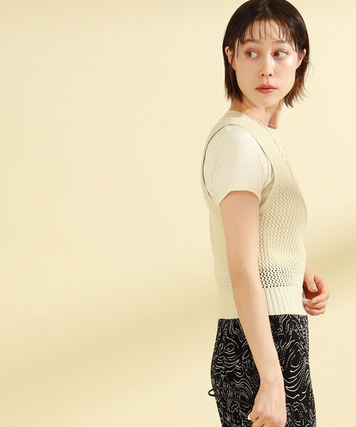 Ray BEAMS（レイビームス）の「Ray BEAMS / メッシュ アメスリ ベスト（ニット/セーター・レディース・ブラック/オレンジ/ホワイト系その他6・ONE SIZE）」の4枚目の写真