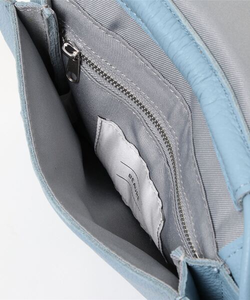 Beau're（ヴュレ）の「BEAURE ヴュレ カウレザー ボンディング フラップ ショルダーバッグ（ショルダーバッグ・レディース・サックスブルー/ホワイト/ブラック/キャメル・FREE）」の12枚目の写真