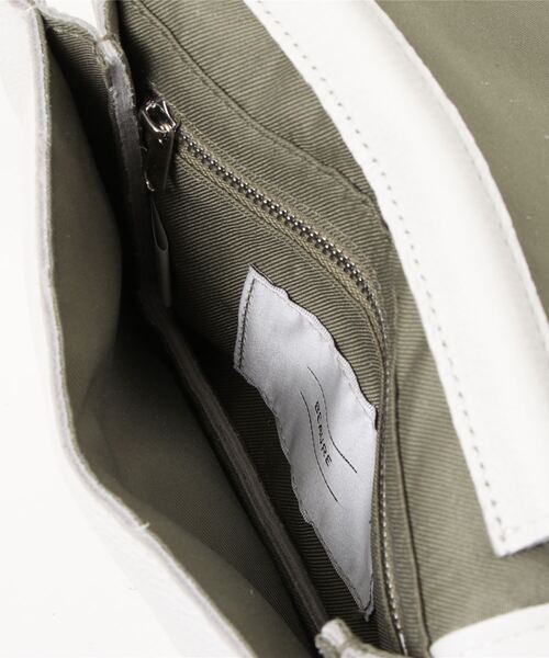 Beau're（ヴュレ）の「BEAURE ヴュレ カウレザー ボンディング フラップ ショルダーバッグ（ショルダーバッグ・レディース・サックスブルー/ホワイト/ブラック/キャメル・FREE）」の13枚目の写真