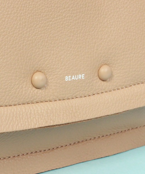 Beau're（ヴュレ）の「BEAURE ヴュレ カウレザー ボンディング フラップ ショルダーバッグ（ショルダーバッグ・レディース・サックスブルー/ホワイト/ブラック/キャメル・FREE）」の9枚目の写真