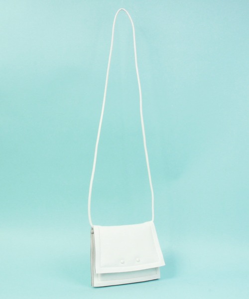 Beau're（ヴュレ）の「BEAURE ヴュレ カウレザー ボンディング フラップ ショルダーバッグ（ショルダーバッグ・レディース・サックスブルー/ホワイト/ブラック/キャメル・FREE）」の5枚目の写真