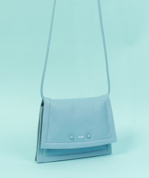 Beau're（ヴュレ）の「BEAURE ヴュレ カウレザー ボンディング フラップ ショルダーバッグ（ショルダーバッグ・レディース・サックスブルー/ホワイト/ブラック/キャメル・FREE）」の19枚目の写真