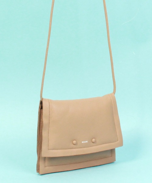 Beau're（ヴュレ）の「BEAURE ヴュレ カウレザー ボンディング フラップ ショルダーバッグ（ショルダーバッグ・レディース・サックスブルー/ホワイト/ブラック/キャメル・FREE）」の16枚目の写真