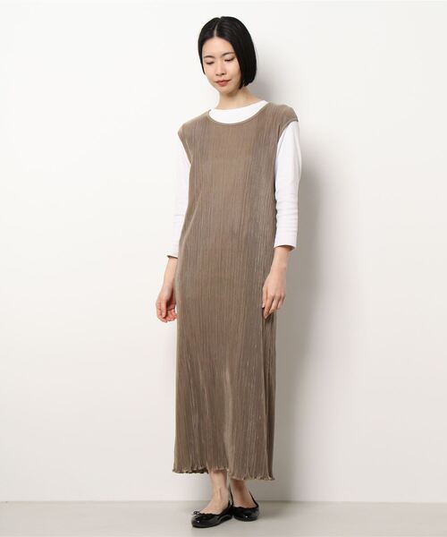 Lace Ladies（レースレディース）の「フレンチスリーブ サテンロングワンピース（ワンピース・レディース・ブラック/グレイッシュベージュ/パープル・S/FREE）」の2枚目の写真