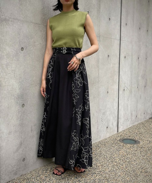 &g'aime（アンジェム）の「【&g’aime】花柄フレアスカート（スカート・レディース・ホワイト/ブラック・FREE）」の4枚目の写真