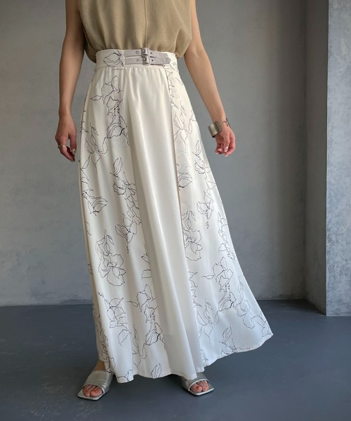 &g'aime（アンジェム）の「【&g’aime】花柄フレアスカート（スカート・レディース・ホワイト/ブラック・FREE）」の3枚目の写真