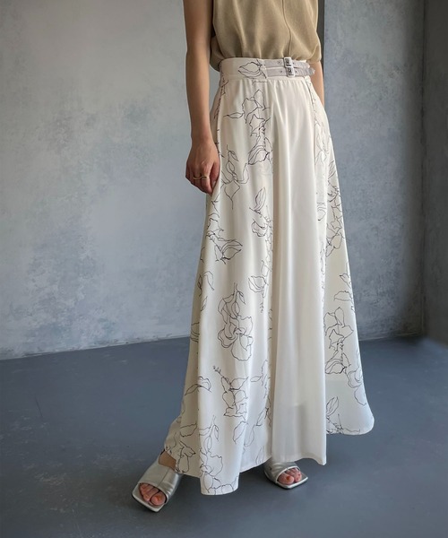 &g'aime（アンジェム）の「【&g’aime】花柄フレアスカート（スカート・レディース・ホワイト/ブラック・FREE）」の11枚目の写真